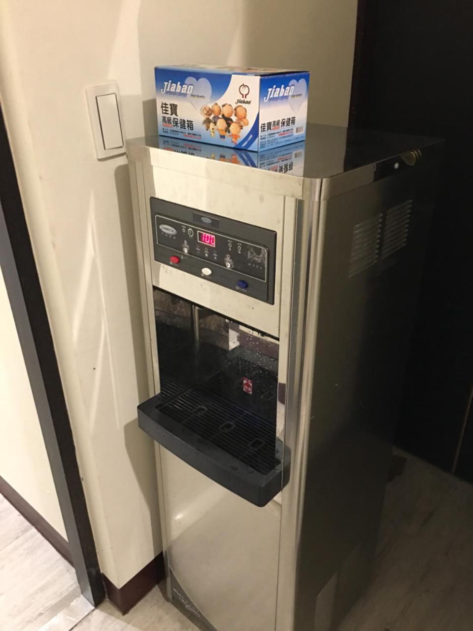 מלון ז'וביי Travel Box מראה חיצוני תמונה